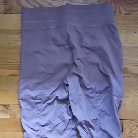 lululemon athletica Dance Studio Pants - Size 4 - Picture 9 of 12